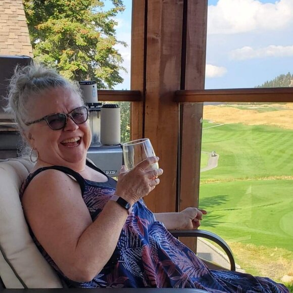 Meet your Posher, Debra - Picture 1 of 1